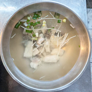 生猛石斑肉湯（薑絲）